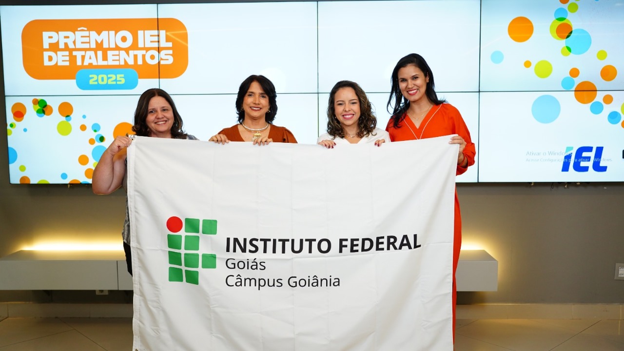 Participaram da cerimônia as servidoras da Cosie-e do Câmpus Goiânia: Andréia Rezende de Oliveira, Cidely Garcia Cardoso Lima, Kênia Silva Oliveira e Tatiane de Sá do Monte Lima.